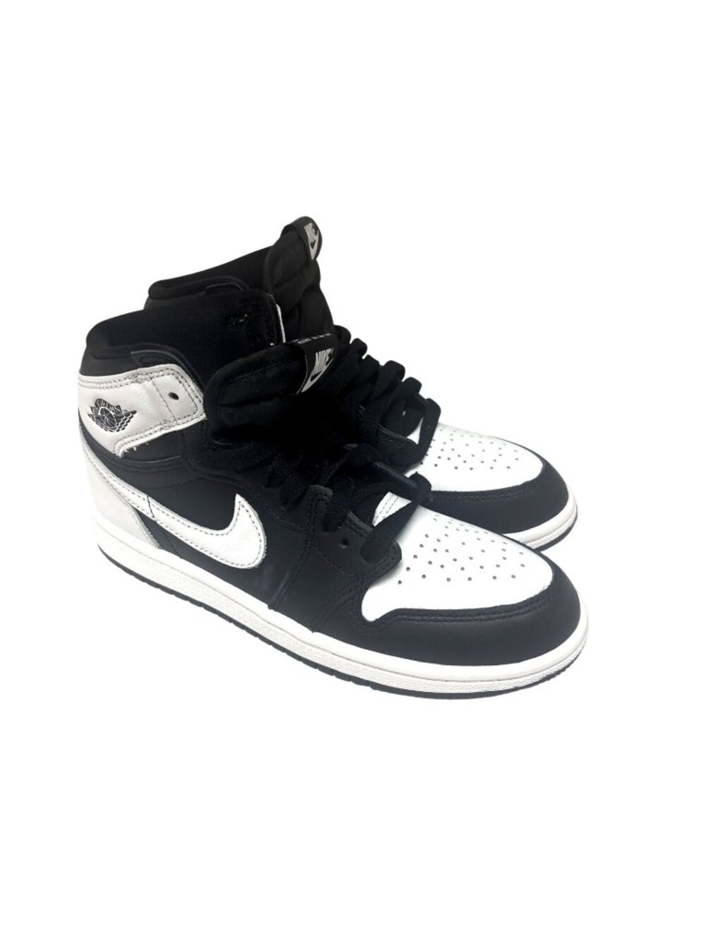 Nike Big Kids Air Jordan 1 Retro High OG Shoes Black/White  Size 2.5Y